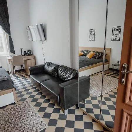 P77 New 4-bedrooms Piotrkowska Cale Miejsce 4 Z Lazienka I Kuchnia Na Korytarzu Budynku *