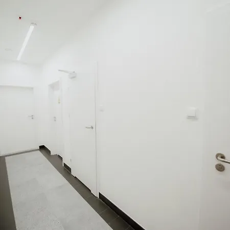 Piotrkowska 77 4 Separete Bedrooms 4 Osobne Z Osobna łazienką I Kuchnią Na Korytarzu * Łódź