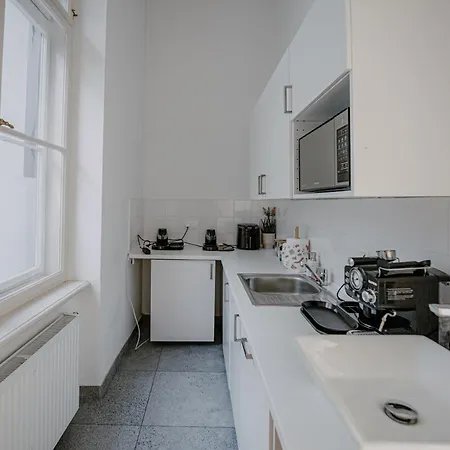 Piotrkowska 77 4 Separete Bedrooms 4 Osobne Z Osobna Lazienka I Kuchnia Na Korytarzu * Łódź