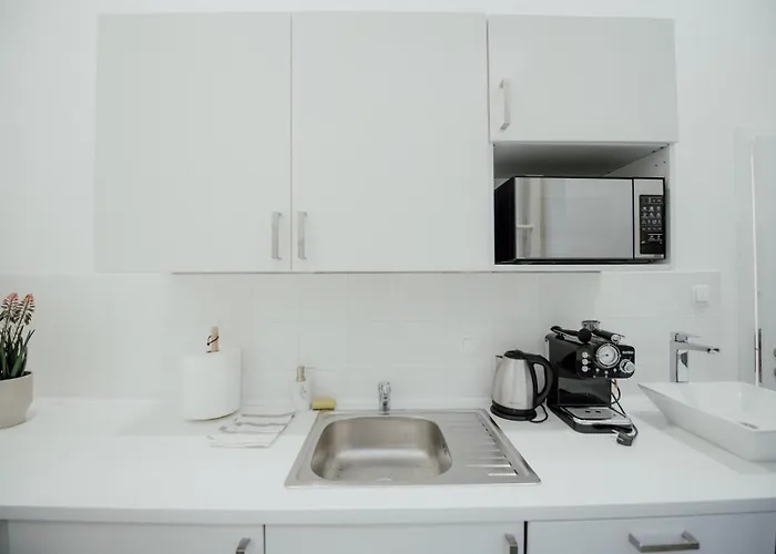 Piotrkowska 77 4 Separete Bedrooms 4 Osobne Z Osobna Lazienka I Kuchnia Na Korytarzu شقة *