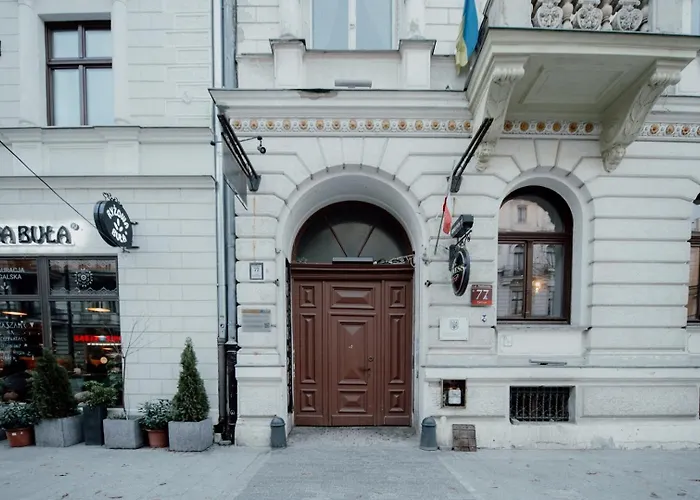 Piotrkowska 77 4 Separete Bedrooms 4 Osobne Z Osobna Lazienka I Kuchnia Na Korytarzu *