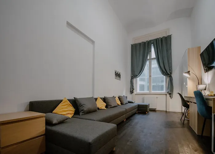 Piotrkowska 77 4 Separete Bedrooms 4 Osobne Z Osobna Lazienka I Kuchnia Na Korytarzu وودج